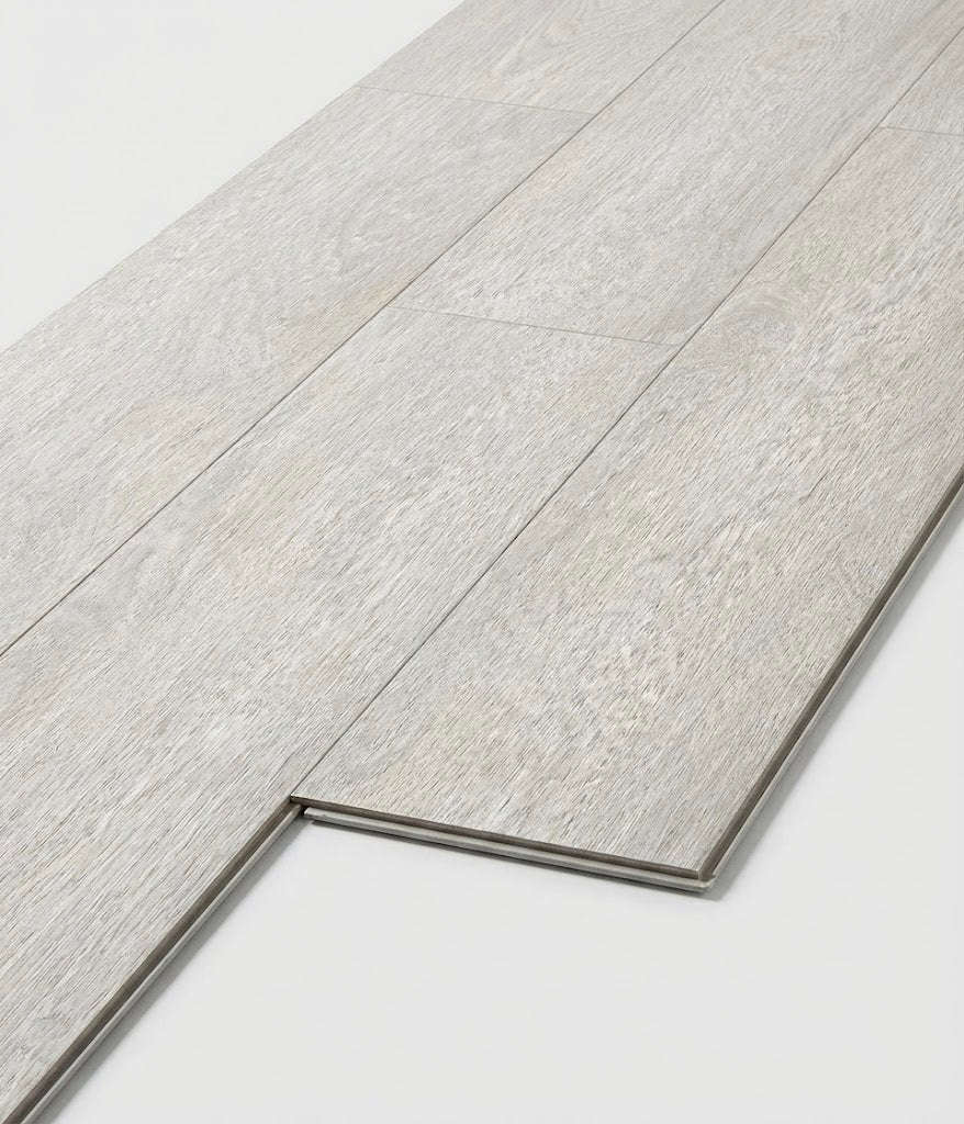 Suelo vinílico SPC clic Forte Kinvarra GR105 — efecto madera blanca (1,76 m²/caja)